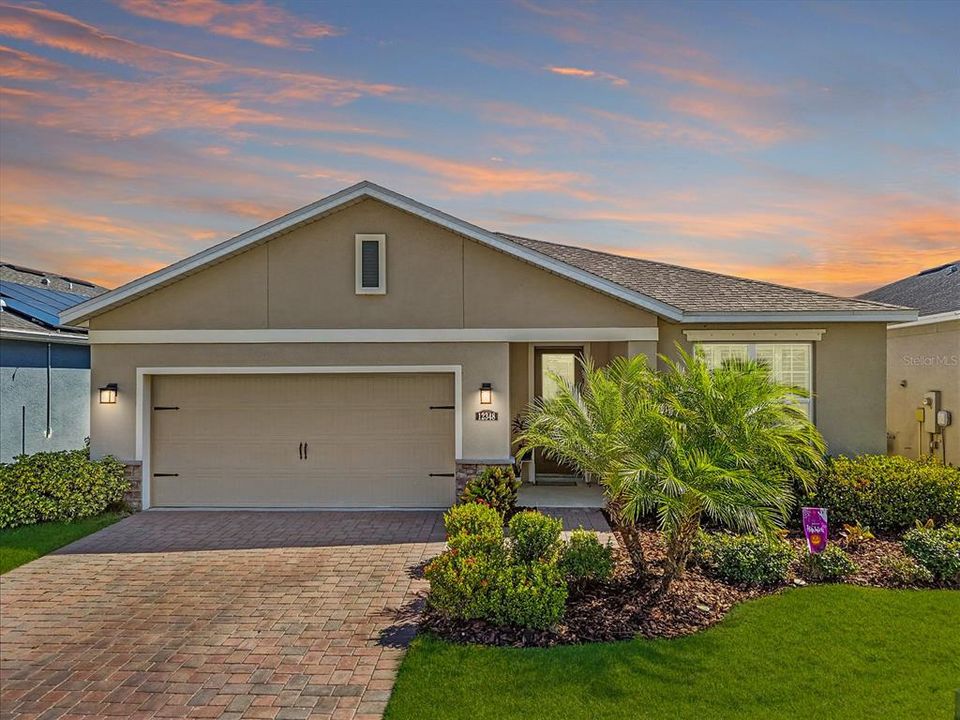 Active With Contract: $369,000 (3 beds, 2 baths, 1818 Square Feet)