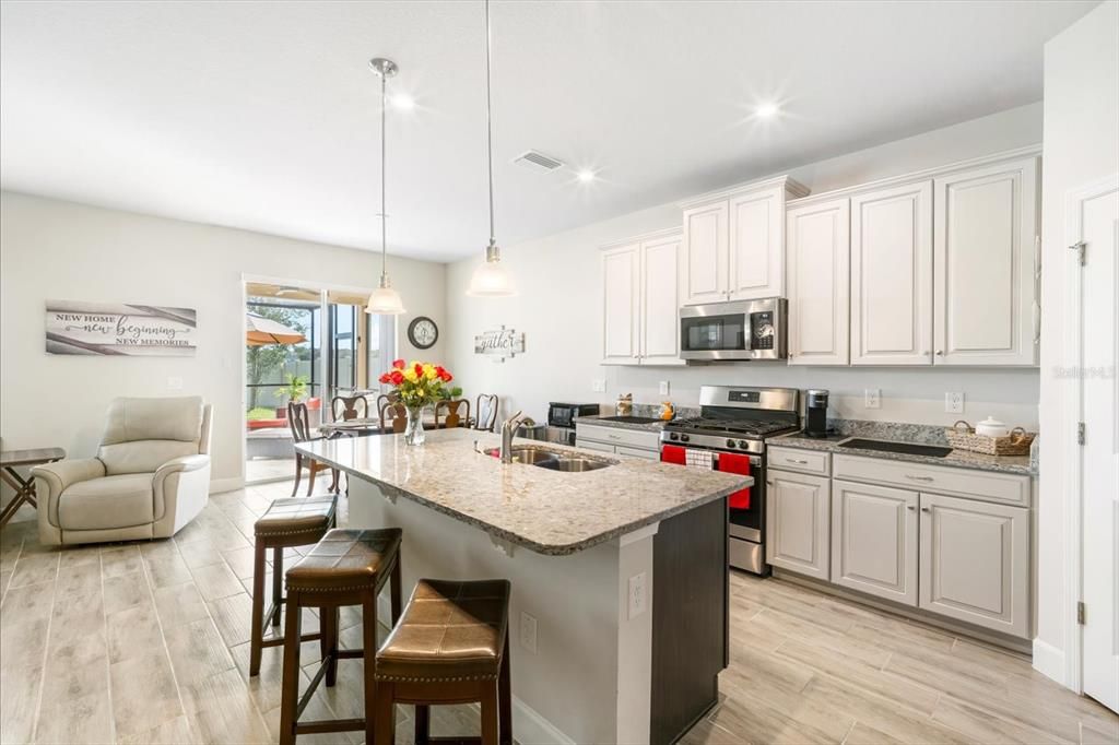 Active With Contract: $369,000 (3 beds, 2 baths, 1818 Square Feet)