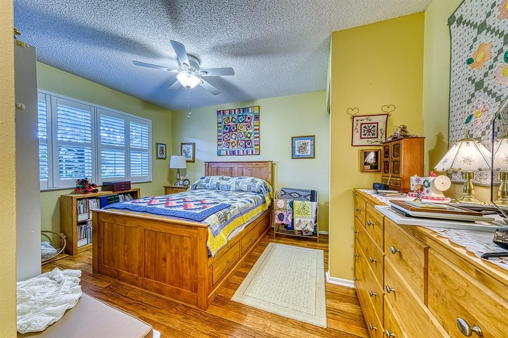 На продажу: $339,900 (2 спален, 2 ванн, 1177 Квадратных фут)