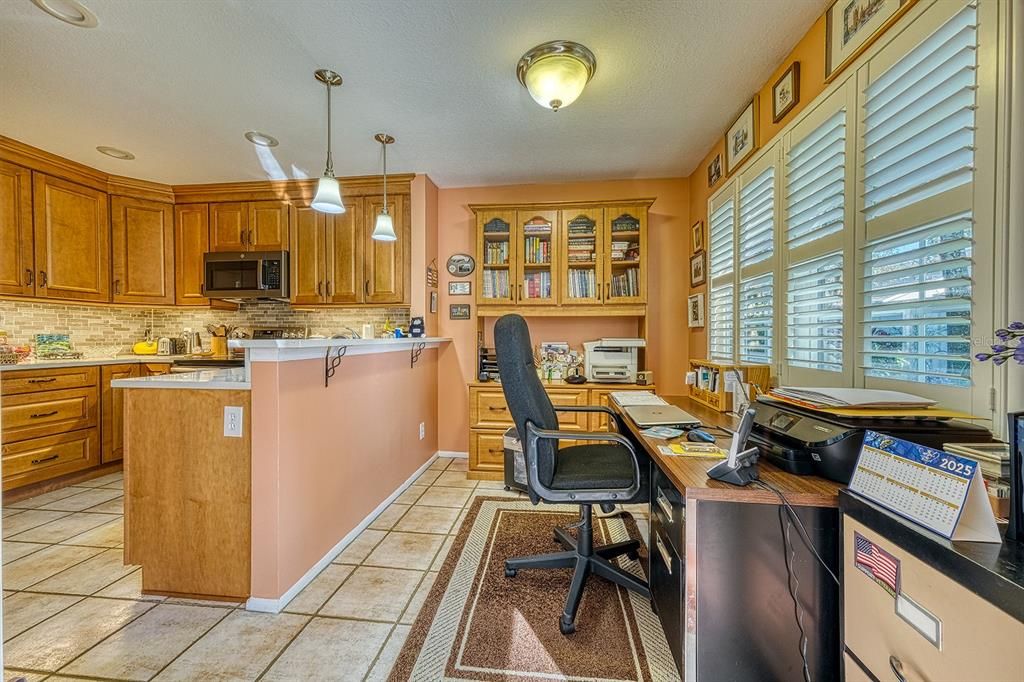 На продажу: $339,900 (2 спален, 2 ванн, 1177 Квадратных фут)