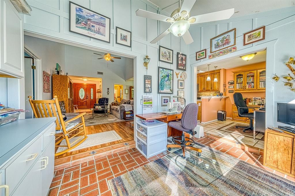 На продажу: $339,900 (2 спален, 2 ванн, 1177 Квадратных фут)