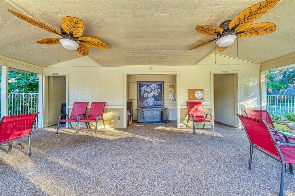 На продажу: $339,900 (2 спален, 2 ванн, 1177 Квадратных фут)