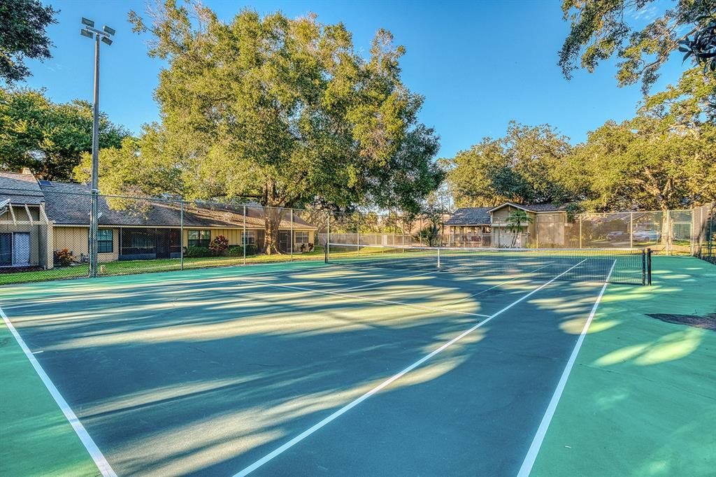 На продажу: $339,900 (2 спален, 2 ванн, 1177 Квадратных фут)