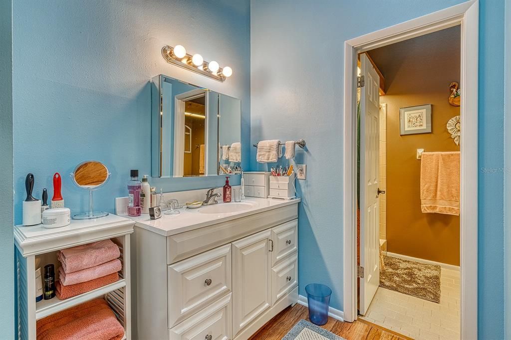 На продажу: $339,900 (2 спален, 2 ванн, 1177 Квадратных фут)