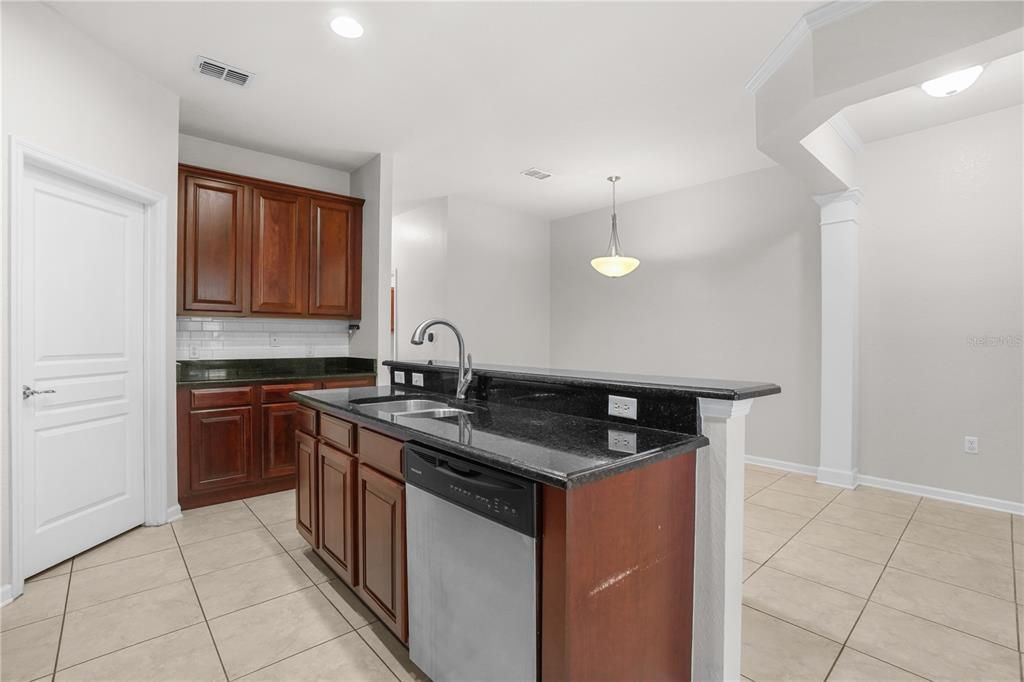 For Sale: $389,900 (3 beds, 2 baths, 1680 Square Feet)