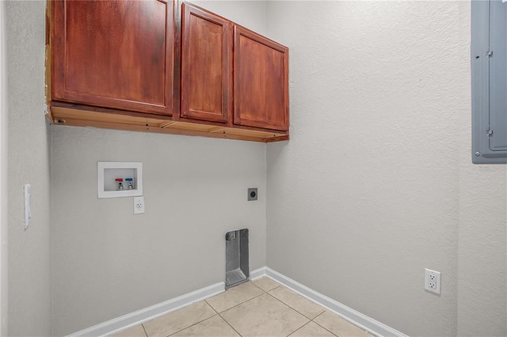 For Sale: $389,900 (3 beds, 2 baths, 1680 Square Feet)