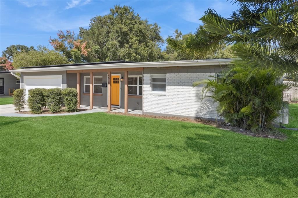 Activo con contrato: $425,000 (4 camas, 3 baños, 1655 Pies cuadrados)