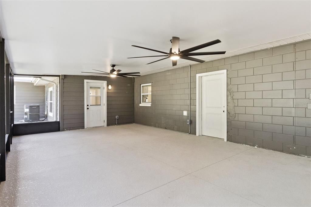 Activo con contrato: $425,000 (4 camas, 3 baños, 1655 Pies cuadrados)