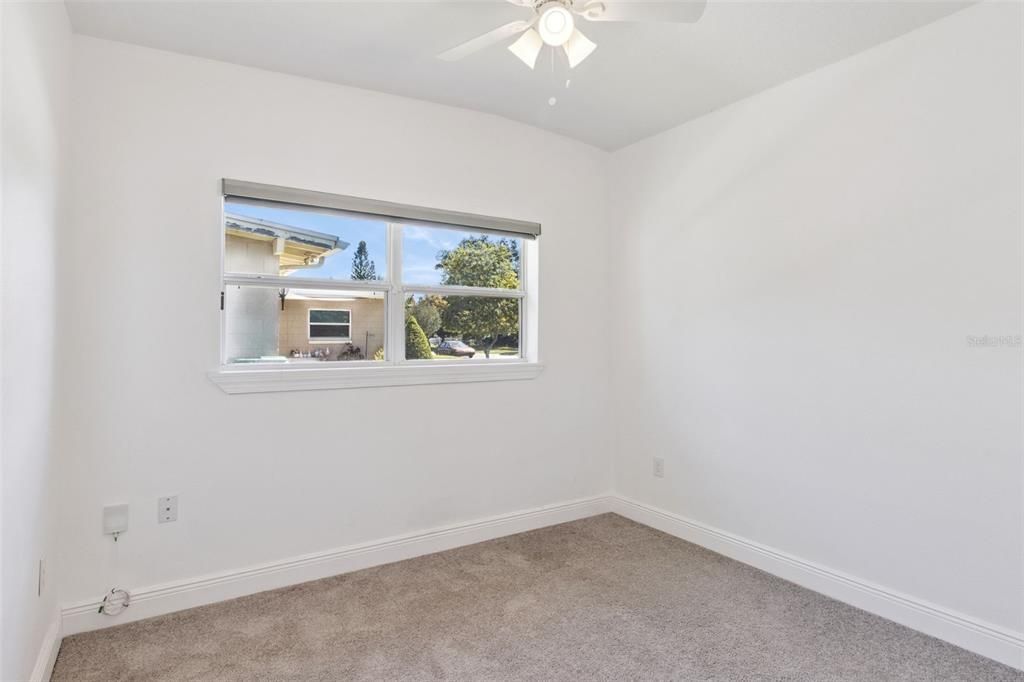 Activo con contrato: $425,000 (4 camas, 3 baños, 1655 Pies cuadrados)