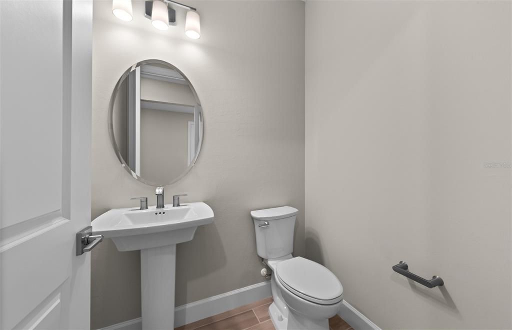 Activo con contrato: $549,990 (3 camas, 3 baños, 2808 Pies cuadrados)