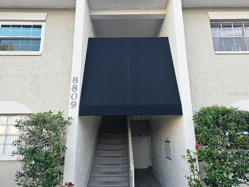 For Rent: $1,650 (1 beds, 1 baths, 827 Square Feet)