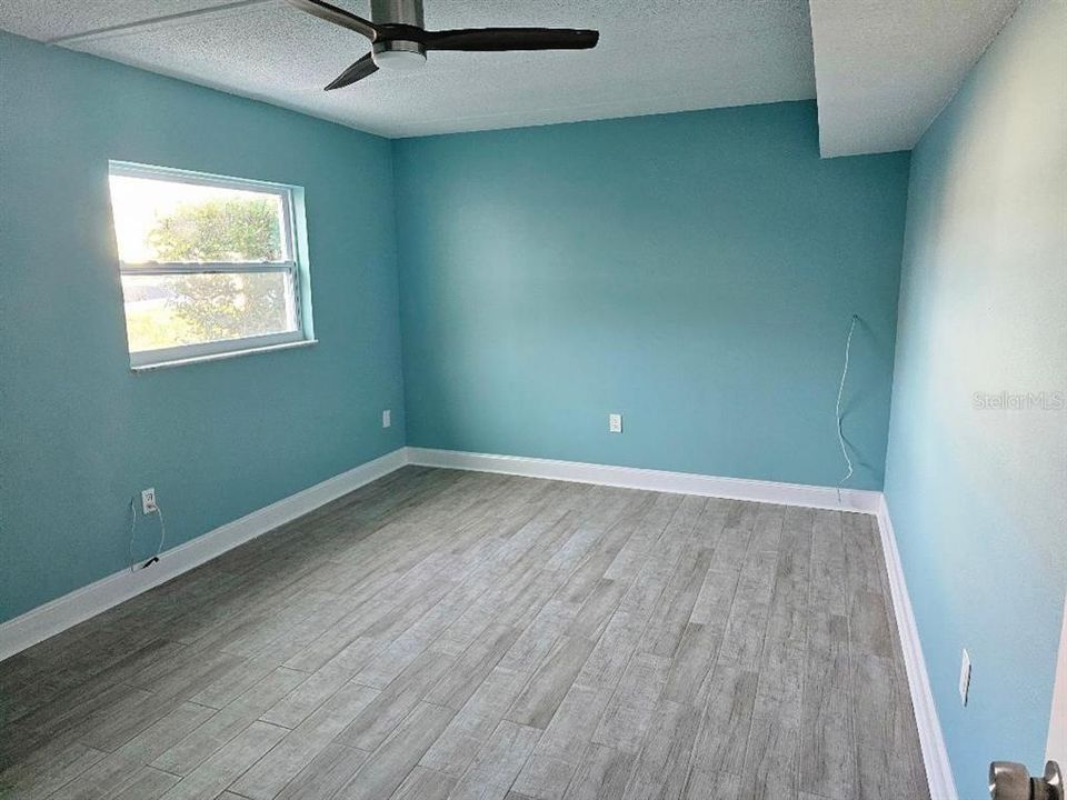 For Rent: $1,650 (1 beds, 1 baths, 827 Square Feet)