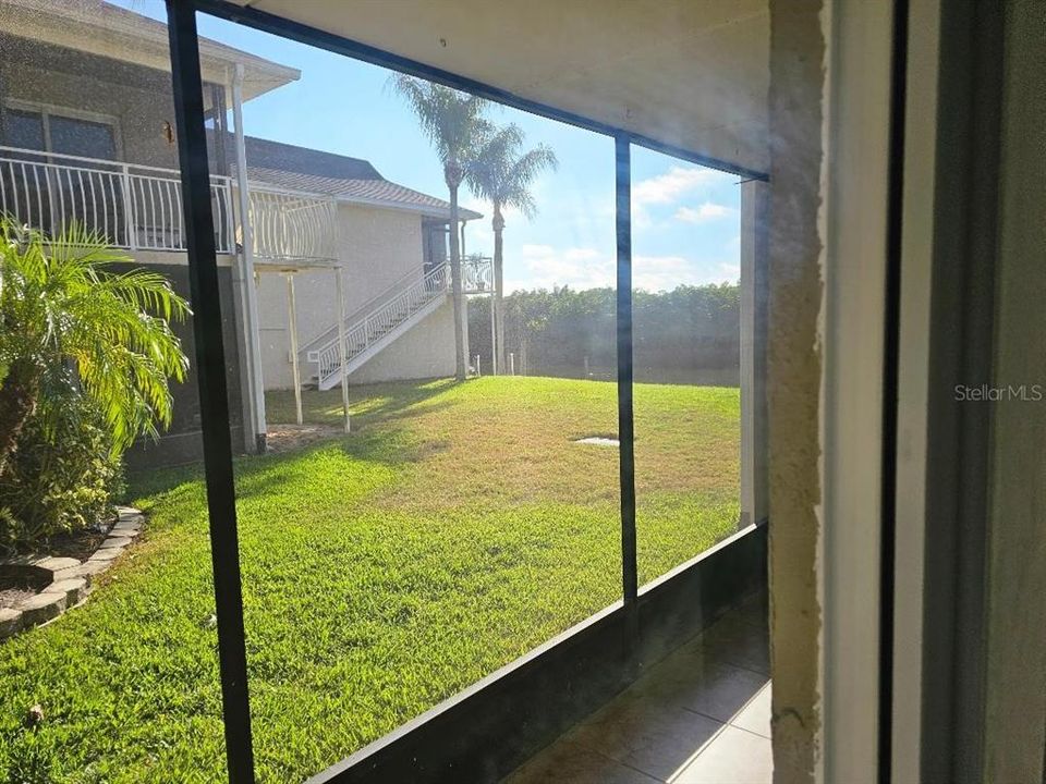 For Rent: $1,650 (1 beds, 1 baths, 827 Square Feet)