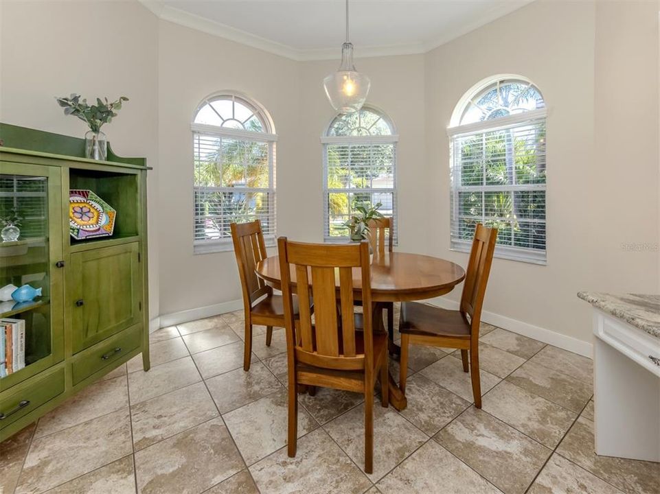 Active With Contract: $639,900 (3 beds, 2 baths, 1813 Square Feet)