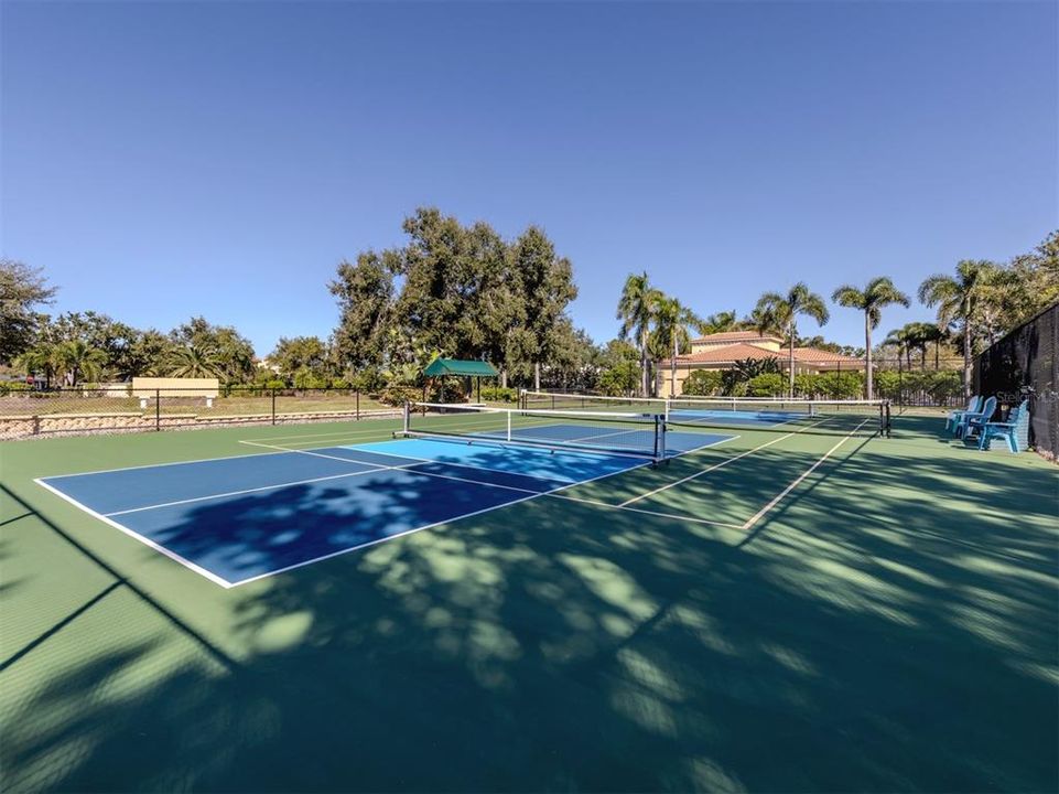 Active With Contract: $639,900 (3 beds, 2 baths, 1813 Square Feet)