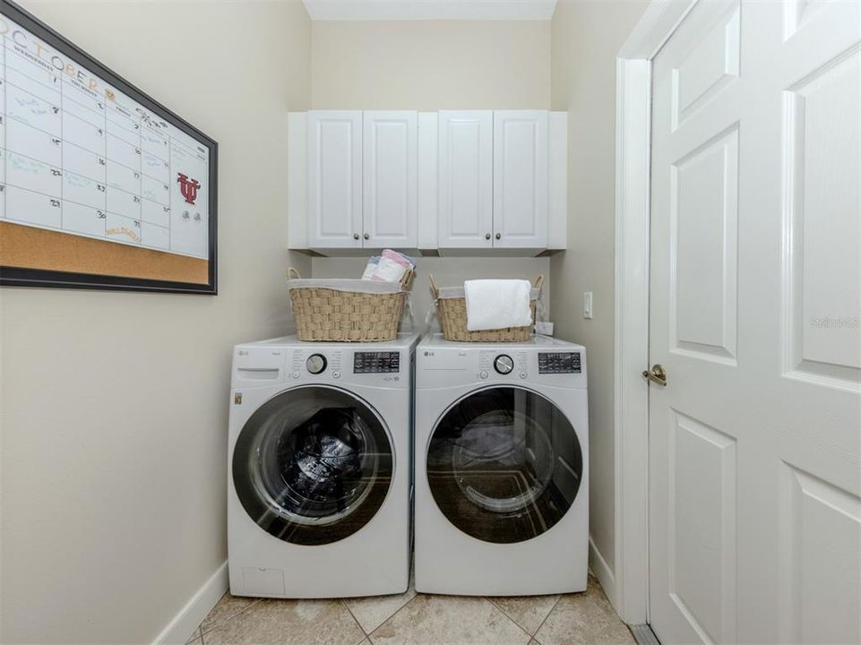 Active With Contract: $639,900 (3 beds, 2 baths, 1813 Square Feet)