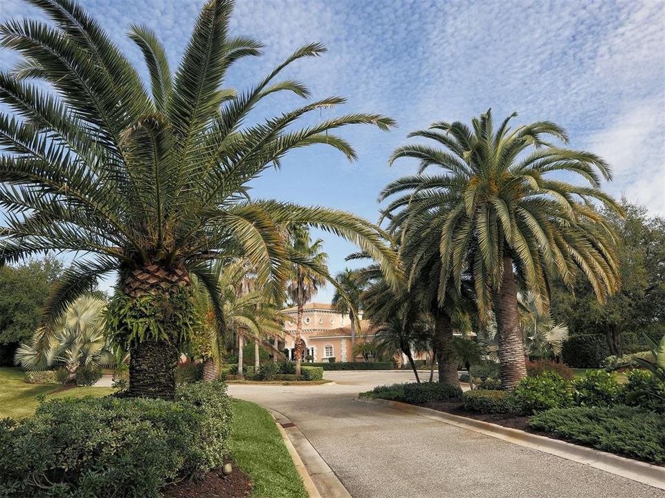 Active With Contract: $639,900 (3 beds, 2 baths, 1813 Square Feet)