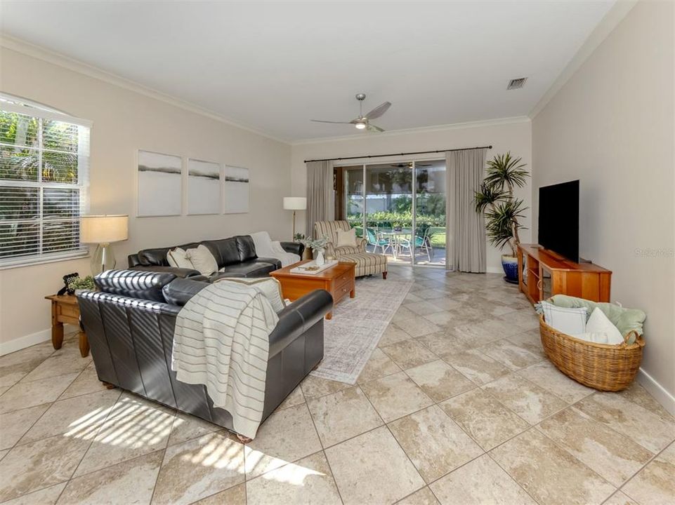 Active With Contract: $639,900 (3 beds, 2 baths, 1813 Square Feet)