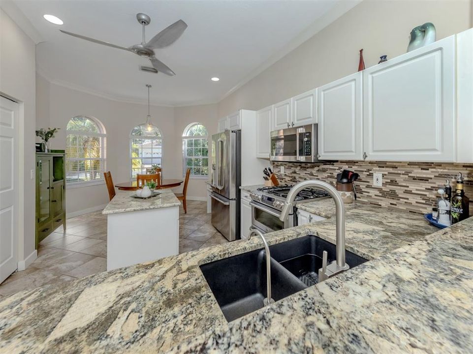 Active With Contract: $639,900 (3 beds, 2 baths, 1813 Square Feet)