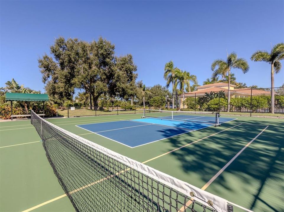 Active With Contract: $639,900 (3 beds, 2 baths, 1813 Square Feet)