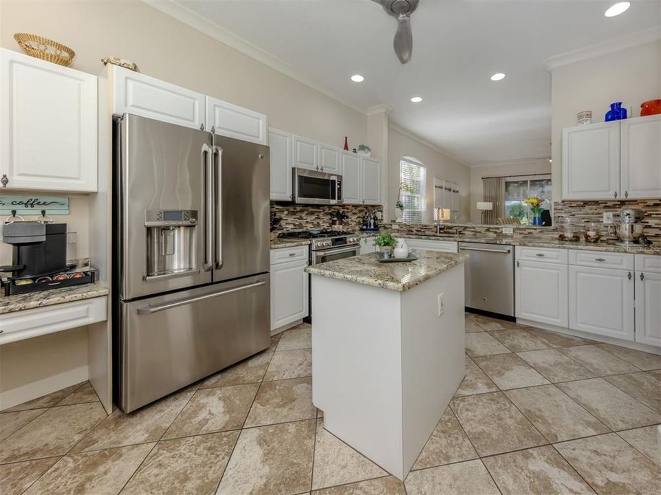 Active With Contract: $639,900 (3 beds, 2 baths, 1813 Square Feet)