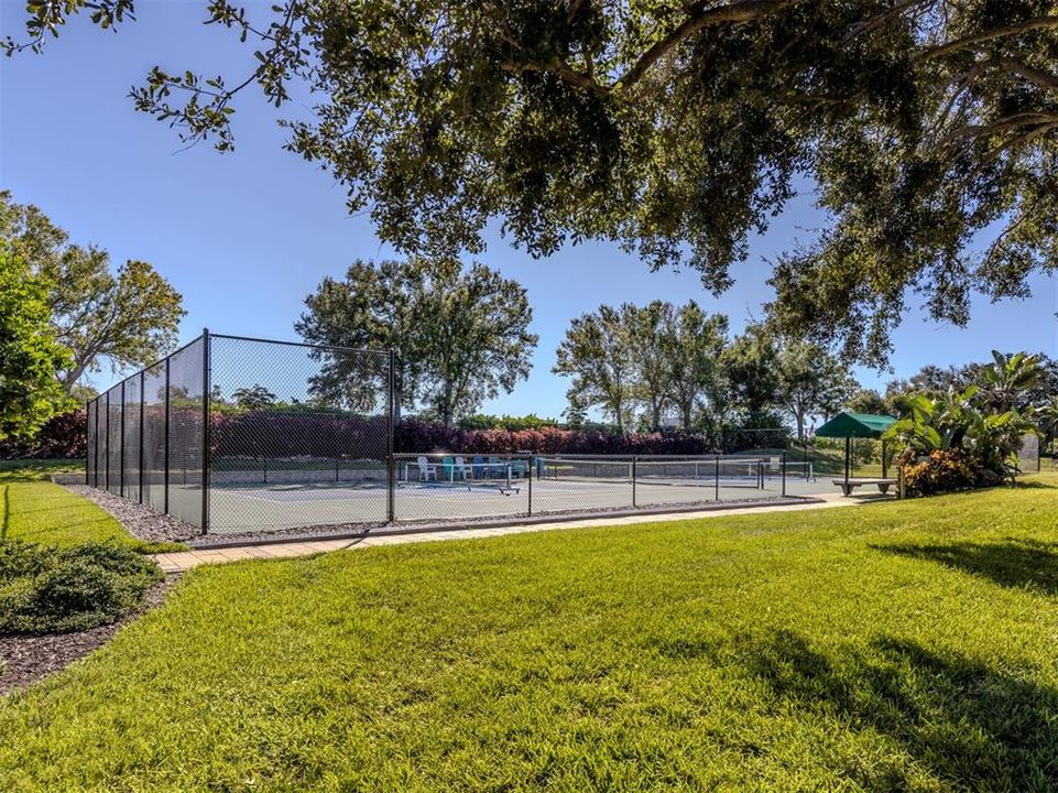 Active With Contract: $639,900 (3 beds, 2 baths, 1813 Square Feet)