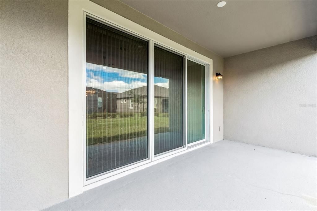 合同活跃: $413,200 (3 贝兹, 2 浴室, 1824 平方英尺)