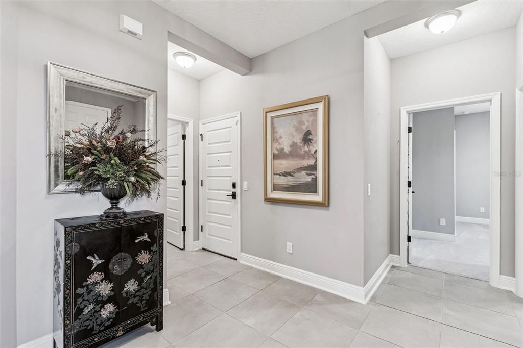 合同活跃: $413,200 (3 贝兹, 2 浴室, 1824 平方英尺)