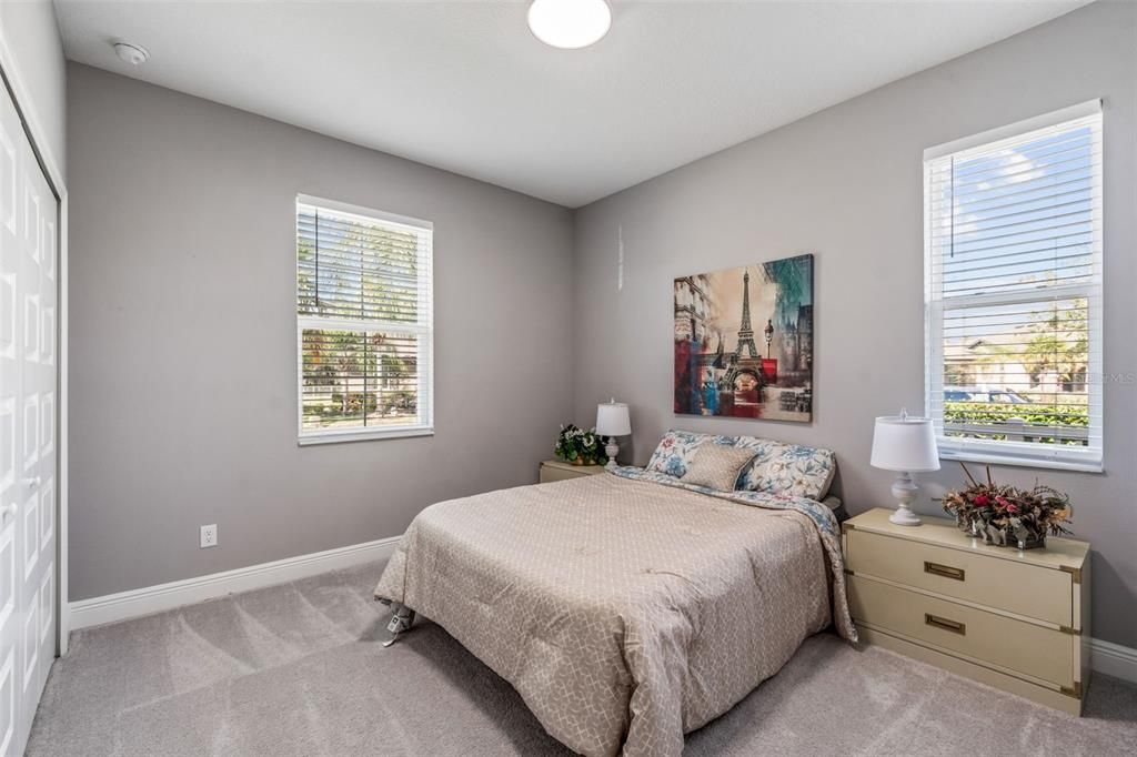 合同活跃: $413,200 (3 贝兹, 2 浴室, 1824 平方英尺)