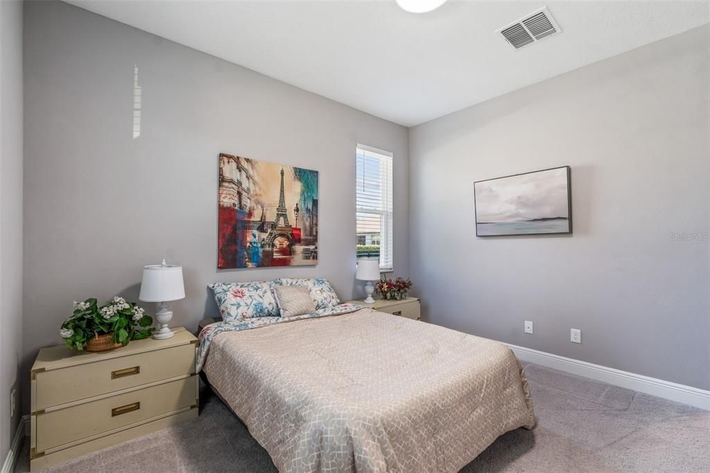 合同活跃: $413,200 (3 贝兹, 2 浴室, 1824 平方英尺)