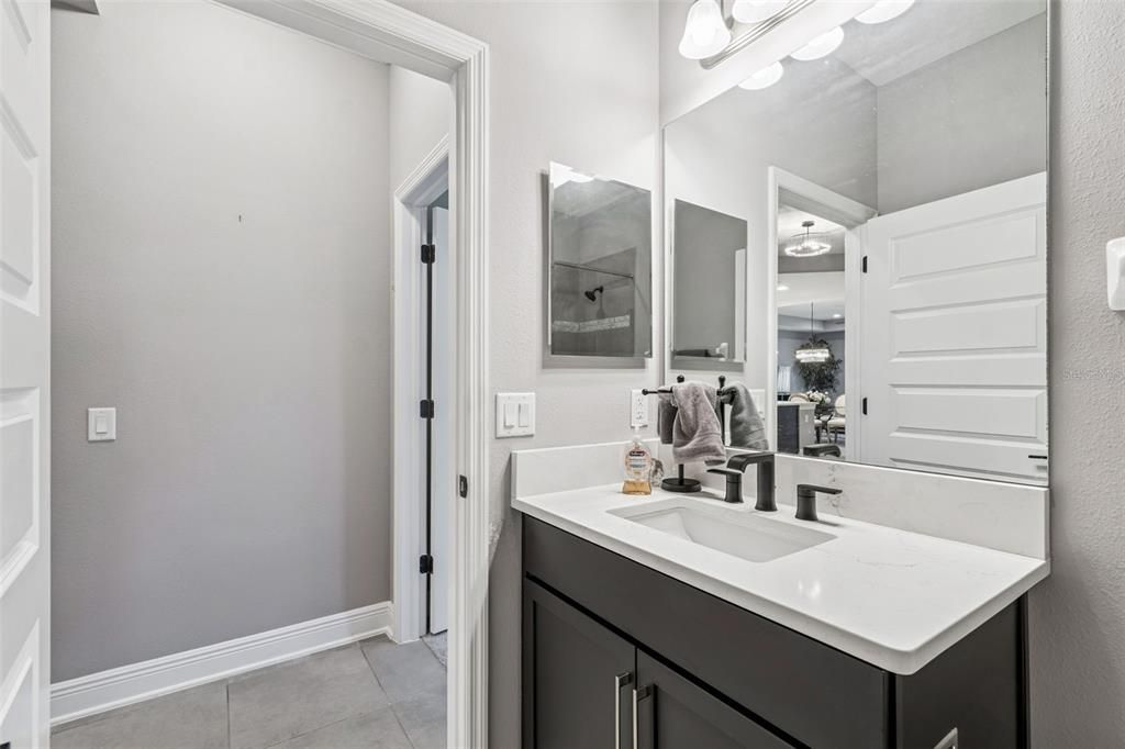 合同活跃: $413,200 (3 贝兹, 2 浴室, 1824 平方英尺)