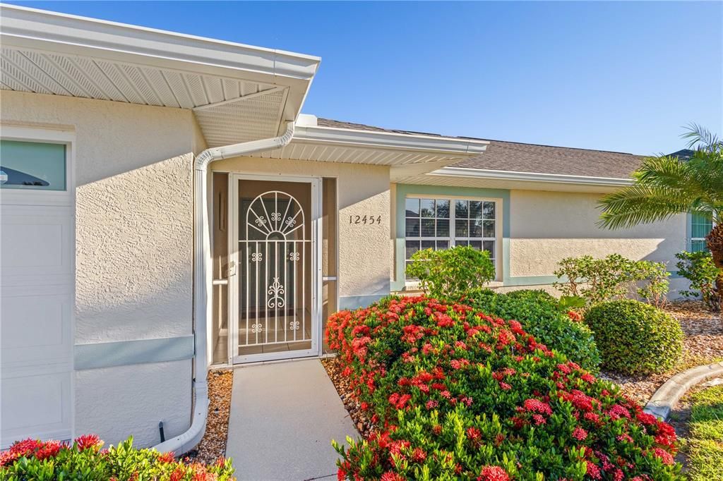 For Sale: $275,000 (2 beds, 2 baths, 1095 Square Feet)