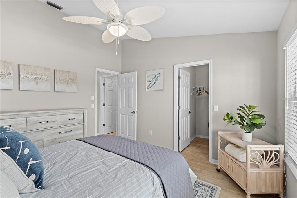 For Sale: $275,000 (2 beds, 2 baths, 1095 Square Feet)