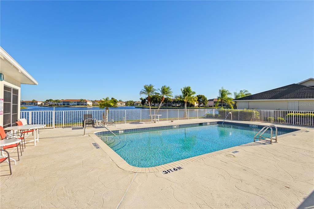 For Sale: $275,000 (2 beds, 2 baths, 1095 Square Feet)