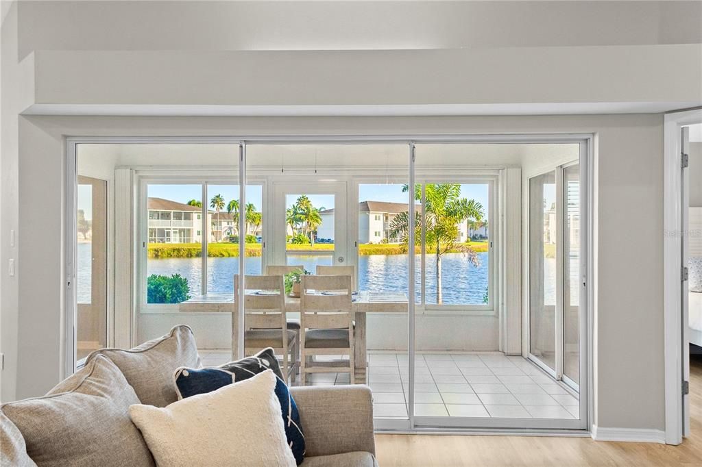 For Sale: $275,000 (2 beds, 2 baths, 1095 Square Feet)