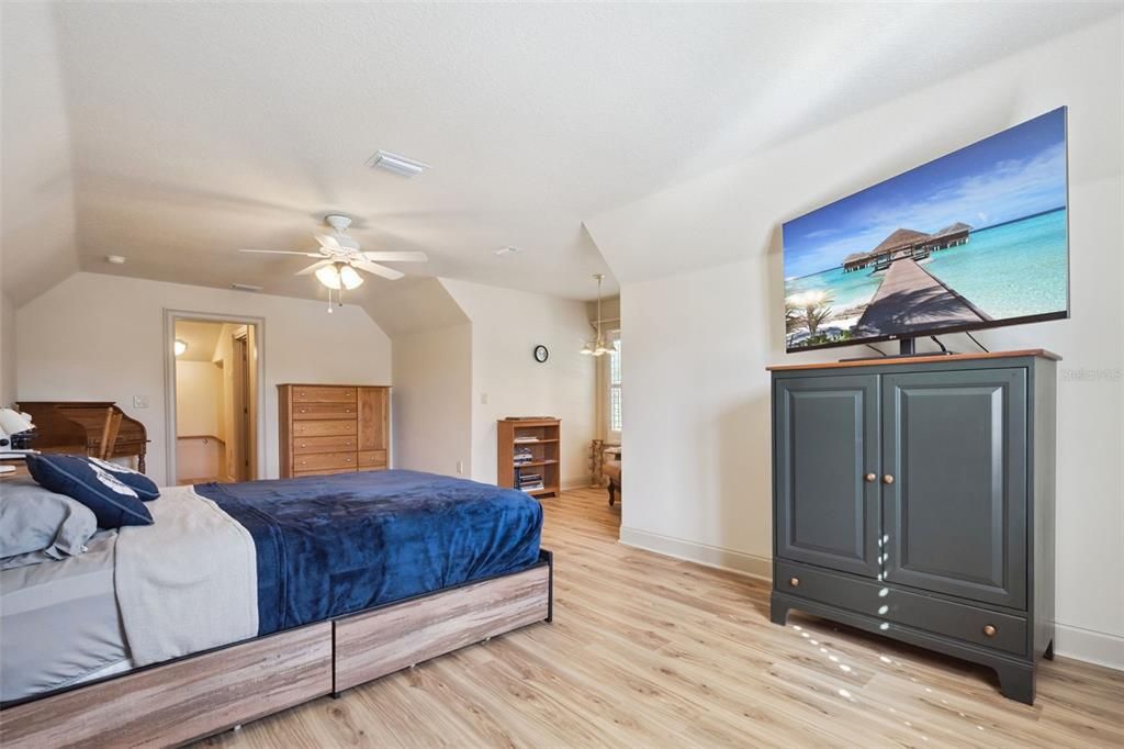 For Sale: $846,000 (3 beds, 2 baths, 3177 Square Feet)