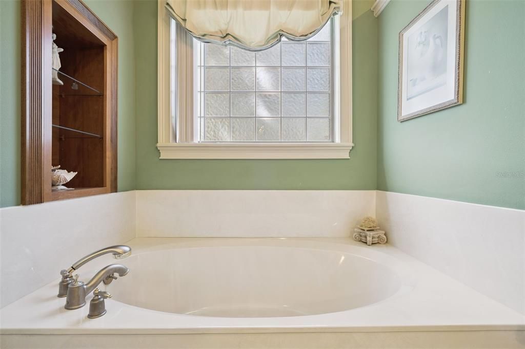 For Sale: $846,000 (3 beds, 2 baths, 3177 Square Feet)