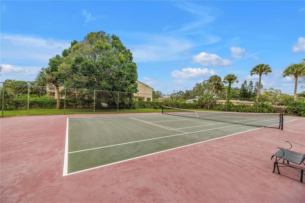 For Sale: $388,500 (2 beds, 2 baths, 1430 Square Feet)