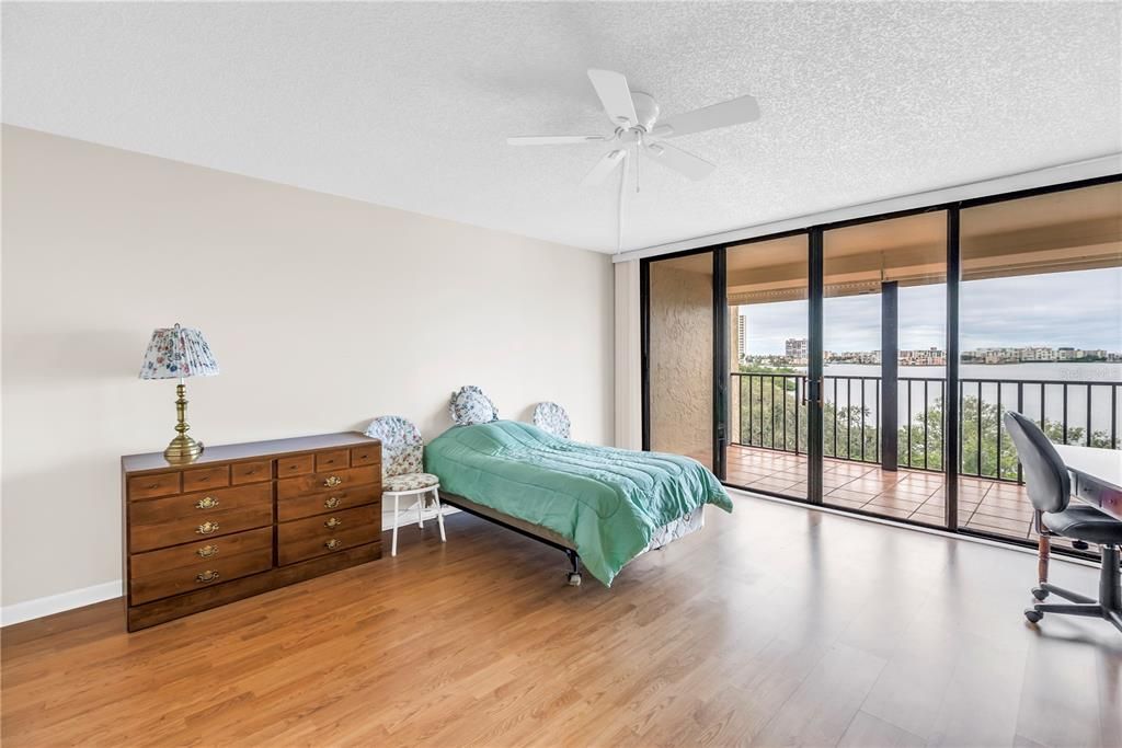 For Sale: $388,500 (2 beds, 2 baths, 1430 Square Feet)