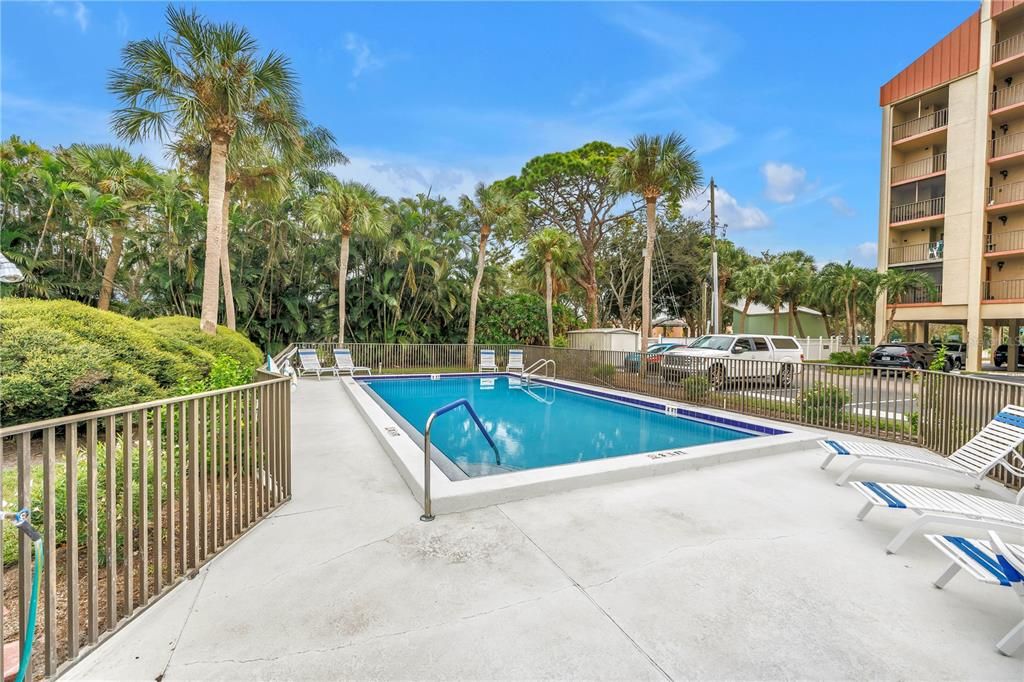 For Sale: $388,500 (2 beds, 2 baths, 1430 Square Feet)