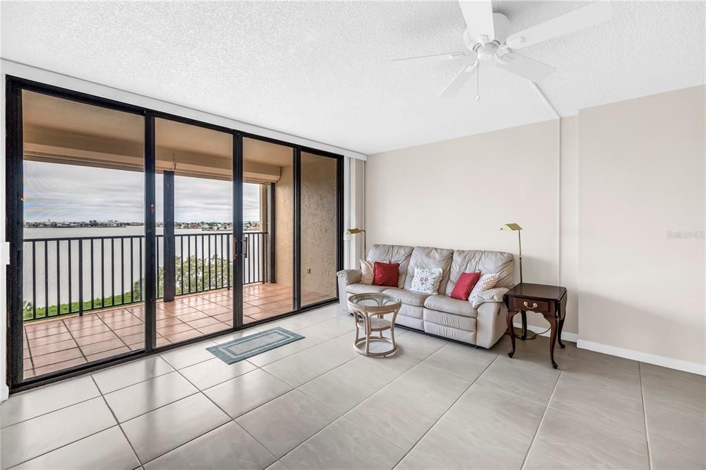 For Sale: $388,500 (2 beds, 2 baths, 1430 Square Feet)