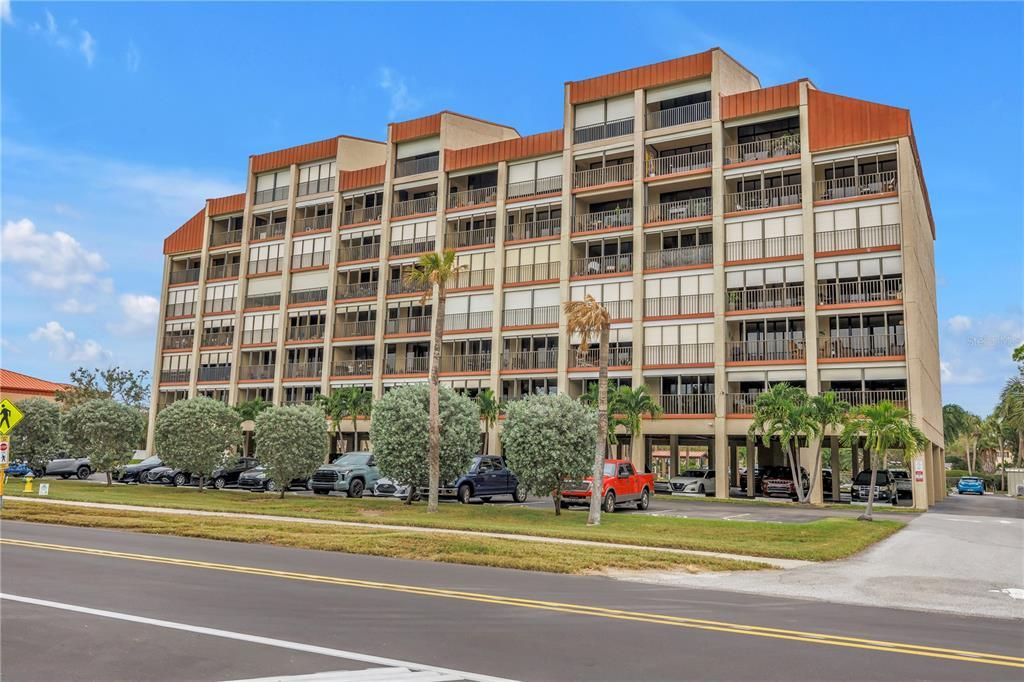 For Sale: $388,500 (2 beds, 2 baths, 1430 Square Feet)