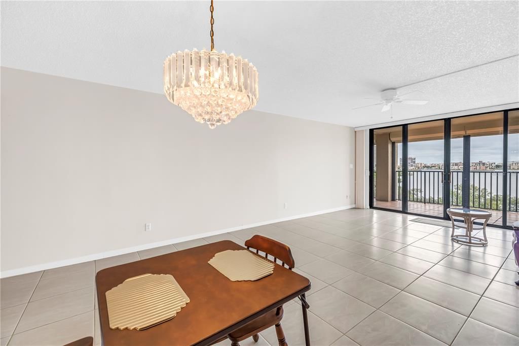 For Sale: $388,500 (2 beds, 2 baths, 1430 Square Feet)