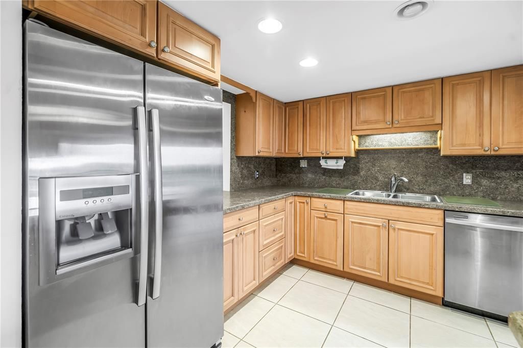 For Sale: $388,500 (2 beds, 2 baths, 1430 Square Feet)