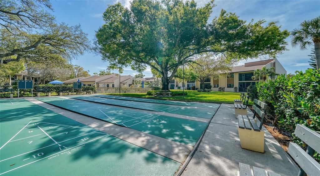 For Sale: $225,000 (2 beds, 2 baths, 1059 Square Feet)