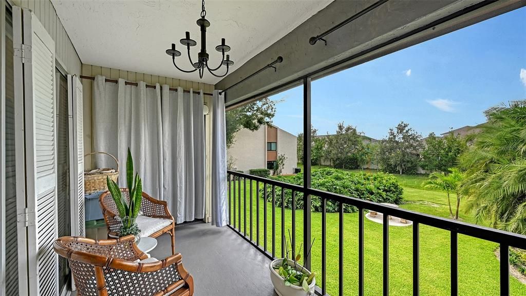 For Sale: $225,000 (2 beds, 2 baths, 1059 Square Feet)