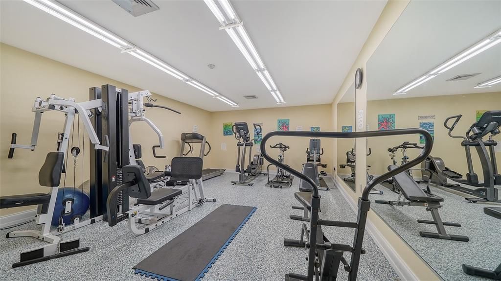 For Sale: $225,000 (2 beds, 2 baths, 1059 Square Feet)