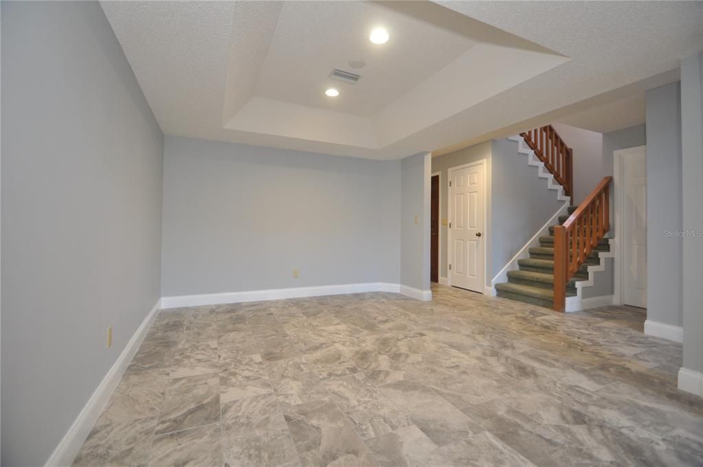 合同活跃: $2,300 (2 贝兹, 2 浴室, 1565 平方英尺)