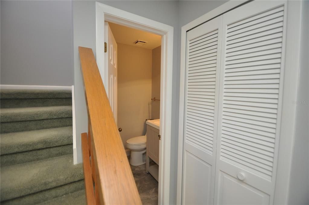 合同活跃: $2,300 (2 贝兹, 2 浴室, 1565 平方英尺)