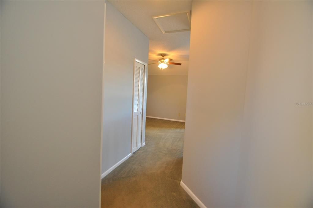 合同活跃: $2,300 (2 贝兹, 2 浴室, 1565 平方英尺)